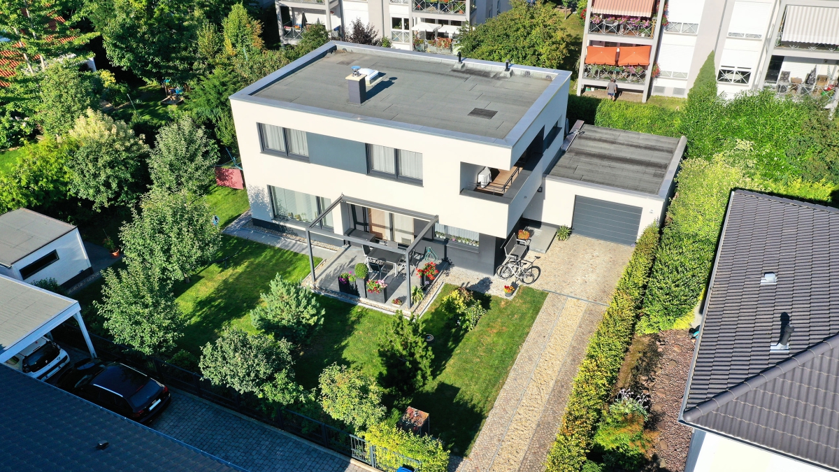02_einfamilienhaus_in_Magdeburg_bauhaus_flachdach.jpg
