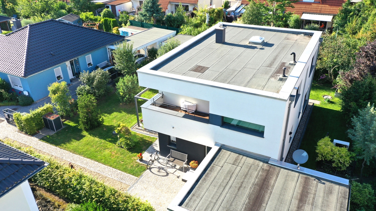 03_einfamilienhaus_in_Magdeburg_bauhaus_flachdach.jpg